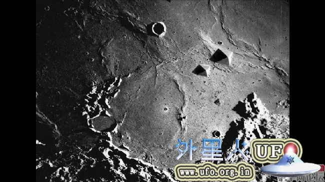 4-moon-pyramid 4-moon-pyramid