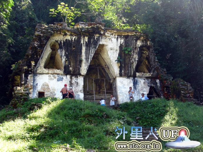 14-maya-palenque-palace-ruins