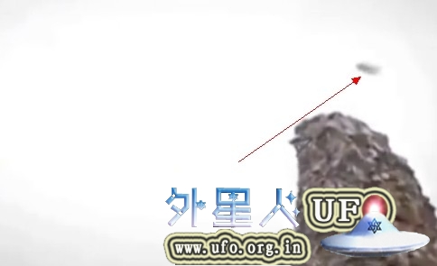 游客在印度上空拍到外形似UFO的飞行物