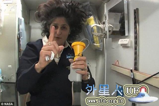 科学家详解宇航员如何在太空上厕所 科学家详解宇航员如何在太空上厕所