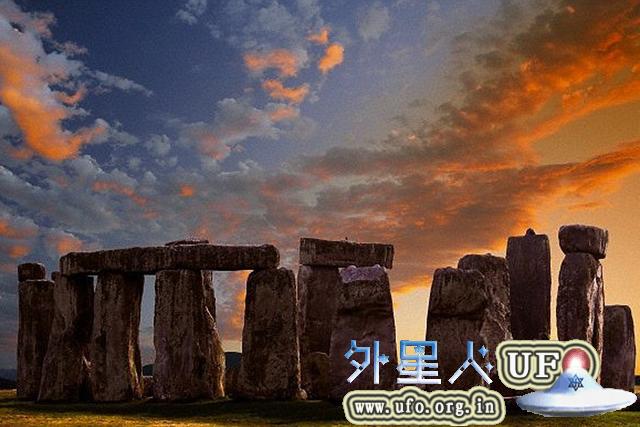 英巨石阵下方发现神秘石碑 或揭开建造之谜