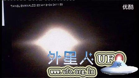 2014年12月4日墨西哥Popocatepetl火山约1公里巨大的UFO的图片