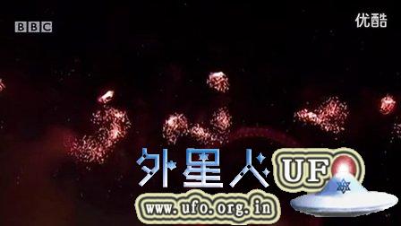 2014年12月31日伦敦焰火中的环状UFO的图片
