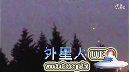 2015年2月3日英国伦敦温布尔登上空的两个UFO的图片