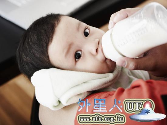 让我们在接吻时感到愉悦的神经通路,在我们还是婴儿的时候就已经打下基础。图片来源:shutterstock 友情提供 让我们在接吻时感到愉悦的神经通路,在我们还是婴儿的时候就已经打下基础。图片来源:shutterstock 友情提供