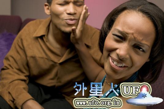 亲吻时的感觉甚至会关系到人们对恋爱关系的决策,这背后可能是@@的力量。图片来源:cox.com 亲吻时的感觉甚至会关系到人们对恋爱关系的决策,这背后可能是@@的力量。图片来源:cox.com