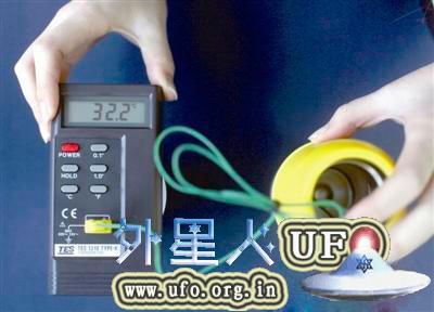 实验过程：将开水倒入杯中，在室温为22℃的办公室内静置3小时，半小时后，测得水温度为54摄氏度；1小时后测得水温为47℃；2小时，测得水温为36.6℃；3小时后，水温则已经降到了32.2℃ 第5张