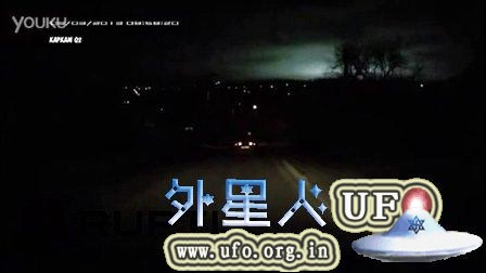 2015年3月8日俄罗斯南部神秘的蓝白色闪电照亮了夜空的图片