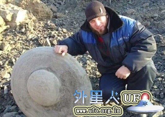 俄发现2.6亿年前碟状岩石 UFO研究者将参与调查俄发现2.6亿年前碟状岩石 UFO研究者将参与调查 - 外星人UFO真相_说飞碟探索ET外星人_揭秘不明飞行物之谜的网站
