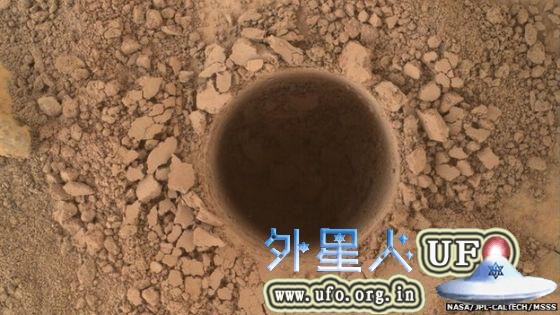 此次钻探的泥岩相比较此前钻探的岩石硬度更低，颜色上也存在差异  第1张