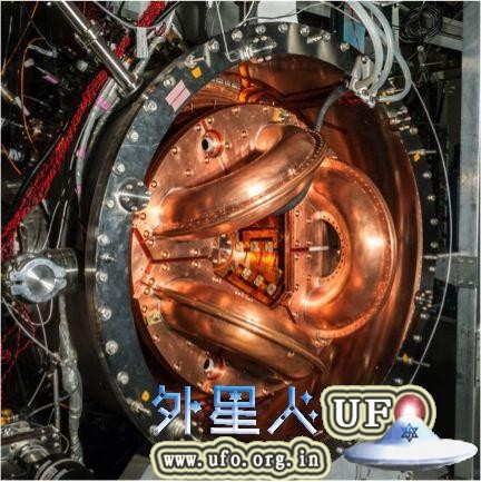 华盛顿大学的流体聚变实验装置HIT-SI3。其大小大致相当于传统反应堆模型的1/10 