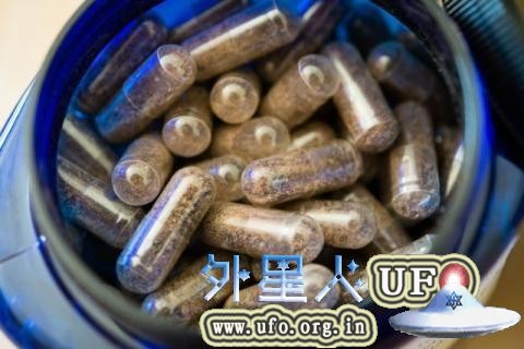 话说这种能看到里面的透明药丸绝对不是什么好选择 图片来源：uncovercalifornia.com