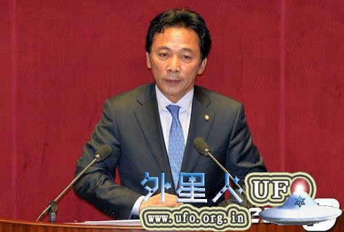 韩国正义党议员郑振厚(资料图)