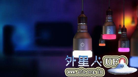 LIFX公司推出的一款可用智能手机控制的同名新型灯泡，允许消费者按照自己的情绪调整它们的颜色，寿命可达到25年。这款LED灯可连接Wi-Fi网络，拥有多款颜色，易于安装，与当前使用的普通灯泡一样。 第1张