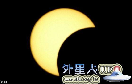 本周四，北美地区将迎来今年第四次，也是最后一次的日食。届时，北美大部分地区将可观看到日偏食。 第1张