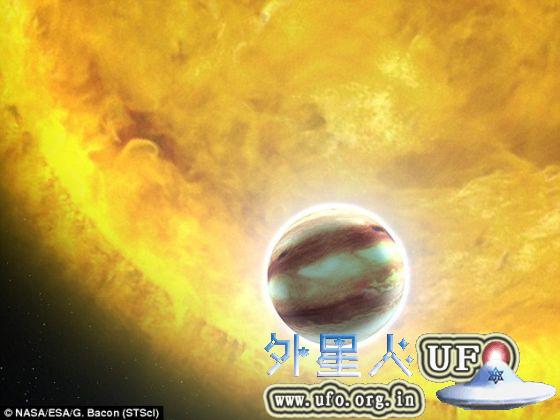 这张艺术示意图展示的是围绕其他恒星的“热木星”的可能模样。这些巨大的行星体已经被发现了很多，它们的大小超过木星，但轨道距离却比水星更加靠近恒星，这让它们温度很高，是科学家们非常感兴趣的研究对象。 第4张