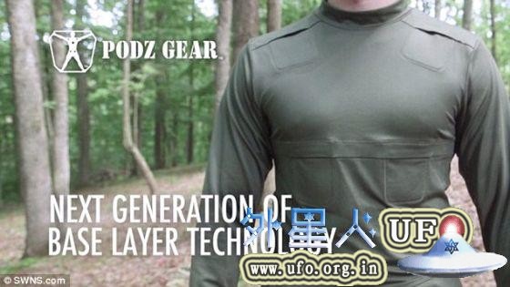美国肯塔基的一位发明人设计出一种配带加热口袋的衬衫。它叫Podz Gear(照片显示)，有6个用于放置热化学包的口袋。这些口袋置于全身主要血管上，用于加热。常规的暖手宝也可用在这些口袋中。 第1张