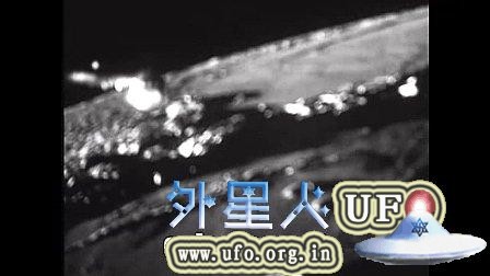 阿波罗15号飞船拍摄到的月球轨道上的UFO