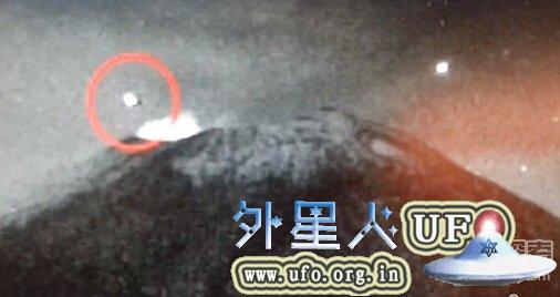 巨大雪茄型UFO进入墨西哥波波卡特佩特火山