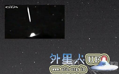 巨大雪茄型UFO进入墨西哥波波卡特佩特火山 巨大雪茄型UFO进入墨西哥波波卡特佩特火山
