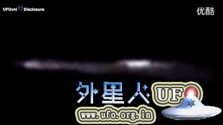 俄罗斯圣彼得堡上空陨石坠落时拍到UFO