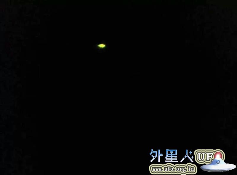 2015年8月25日晚上海飞碟目击实拍 他怎样拍到UFO?的图片 第1张 2015年8月25日上海飞碟目击实拍1 第1张