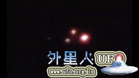 2015年7月24日墨尔本三个彩色光球组成三角形飞船 2015年7月24日墨尔本三个彩色光球组成三角形飞船
