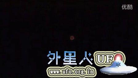 2015年8月11日观察流星雨时拍到的彩色光球UFO的图片