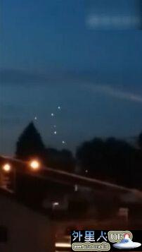 拍到神奇UFO母体分裂成6个光球 路人吓惊呆的图片 第4张 6个UFO光球缓慢落向地面 第4张