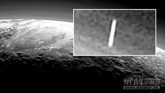 新视野号冥王星照片拍到多架长形UFO2015年7月4日的图片 新视野号冥王星UFO