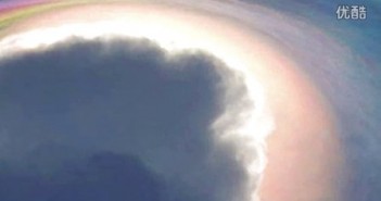 空中拍到的彩虹桥