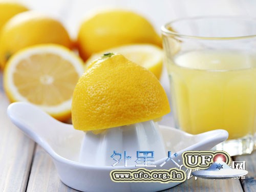 石榴汁最补水 9种水果的神奇养颜术的图片 石榴汁最补水 9种水果的神奇养颜术的图片