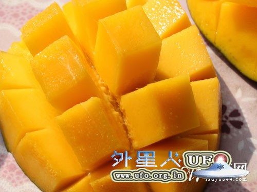石榴汁最补水 9种水果的神奇养颜术的图片 石榴汁最补水 9种水果的神奇养颜术的图片