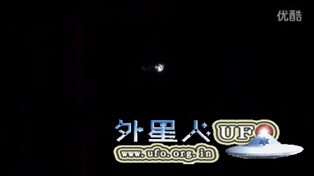 2015年11月21日新墨西哥州多个暗条光球UFO的图片 2015年11月21日新墨西哥州多个暗条光球UFO的图片