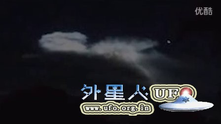 2015年11月19日俄罗斯西伯利亚外形巨大奇特的发光UFO的图片 2015年11月19日俄罗斯西伯利亚外形巨大奇特的发光UFO的图片