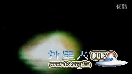 2015年11月26日纽约感恩节三角形发光UFO的图片