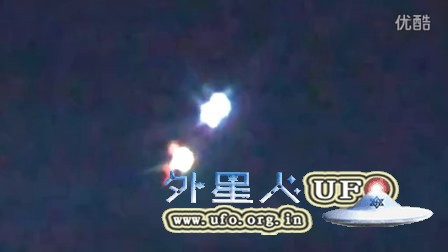2015年11月25日印度尼西亚奇妙的巨大彩色发光UFO的图片 2015年11月25日印度尼西亚奇妙的巨大彩色发光UFO的图片