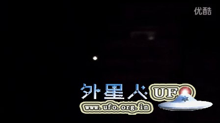 2015年11月25日钻石型白色发光UFO的图片