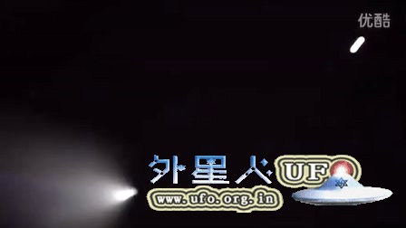 2015年11月7日有一个明亮的发光UFO在美海军导弹附近的图片