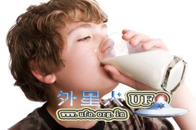 牛奶能增肌肉 美最新总结饮料喝对了治小病的图片 牛奶能增肌肉 美最新总结饮料喝对了治小病的图片