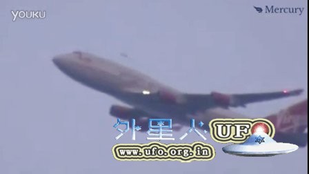 2015年12月8日纽约JFK机场飞机与UFO的图片 2015年12月8日纽约JFK机场飞机与UFO的图片