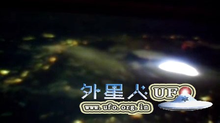 2015年12月21日国际空间站拍到的UFO的图片 2015年12月21日国际空间站拍到的UFO的图片