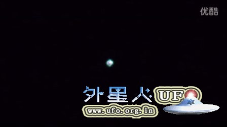 2015年12月22日菱形外绿内蓝发光UFO(白色为月亮)的图片 2015年12月22日菱形外绿内蓝发光UFO(白色为月亮)的图片