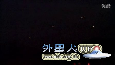 2015年12月15日四组16个UFO在智利圣地亚哥上空徘徊的图片 2015年12月15日四组16个UFO在智利圣地亚哥上空徘徊的图片