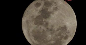2015年12月25日圣诞夜满月上的UFO