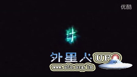 2016年2月18日纽约罗马市哑铃样彩色变形发光UFO的图片
