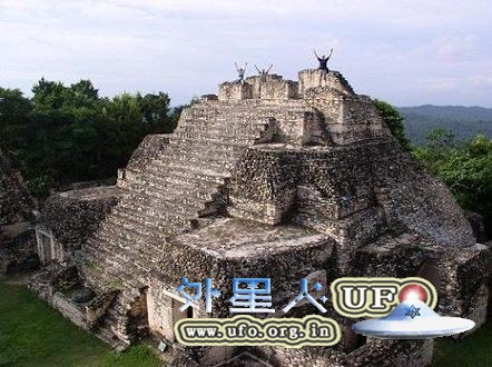 伯利兹(贝里斯)：卢巴安敦金字塔的图片