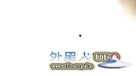 2016年3月8日拍摄太阳时拍到黑色球体UFO的图片 2016年3月8日拍摄太阳时拍到黑色球体UFO的图片