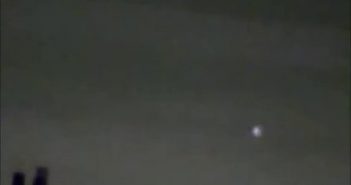 2016年4月2日英国紫色UFO光团（910pm  Lancashire）