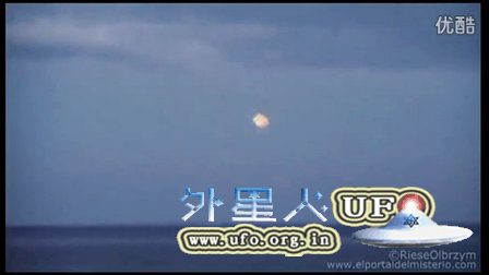 2014年11月15日波兰海上空UFO放出大量的小型USO慢慢进入海洋的图片 2014年11月15日波兰海上空UFO放出大量的小型USO慢慢进入海洋的图片